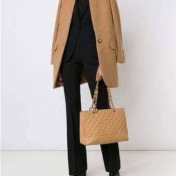 Meet Your Posher👛💋😎 - Picture 10 of 16